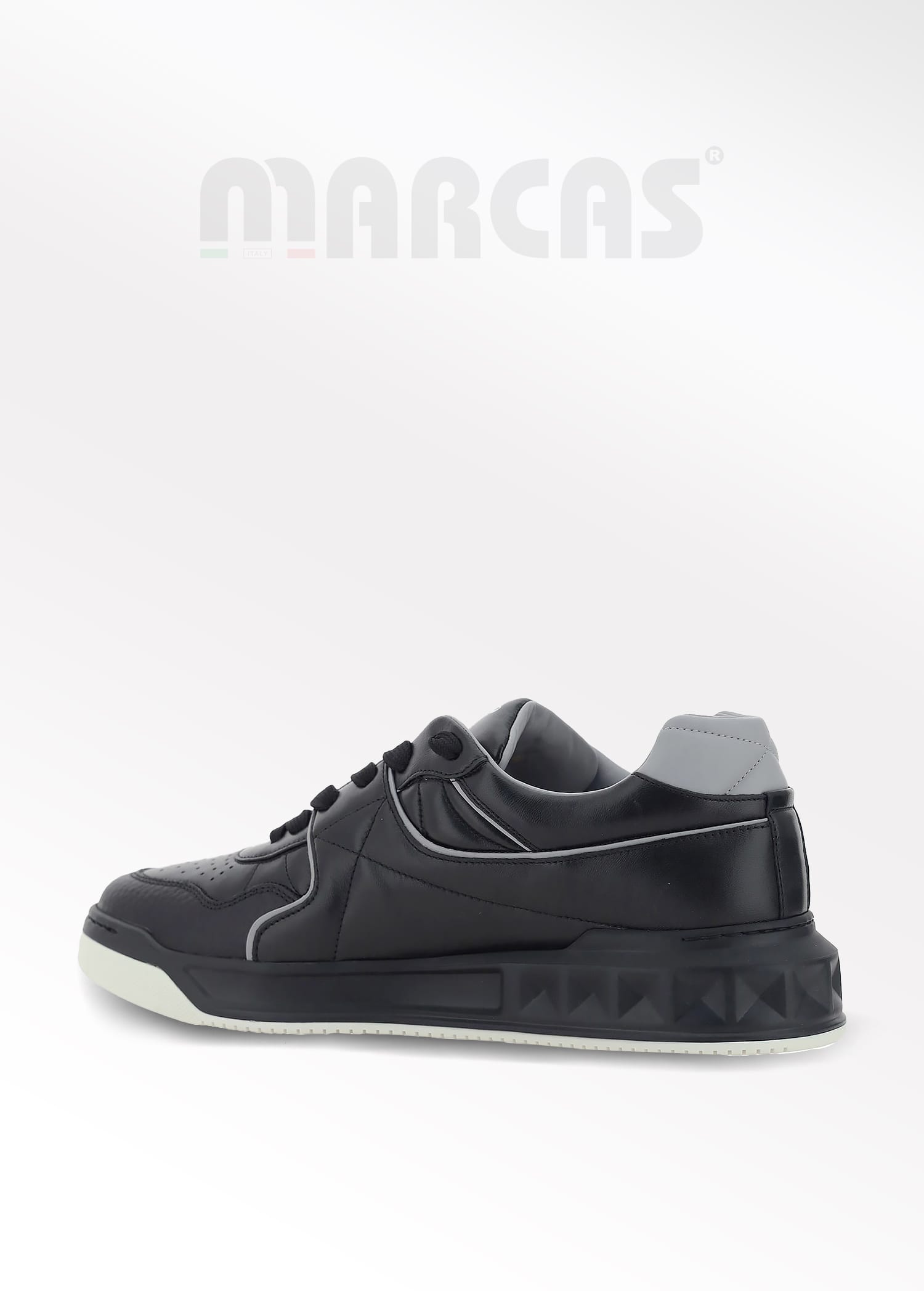 Valentino Garavani Siyah Logolu Bağcıklı Erkek Deri Sneaker Valentino Garavani Siyah Logolu Bağcıklı Erkek Deri Sneaker